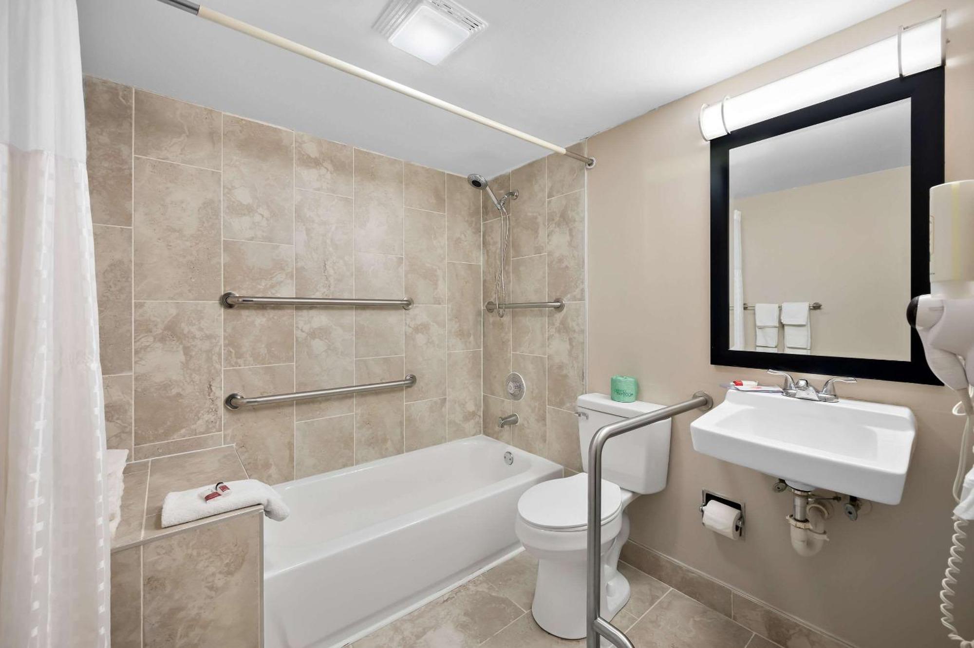 Quality Inn Fort Myers - Cape Coral Экстерьер фото
