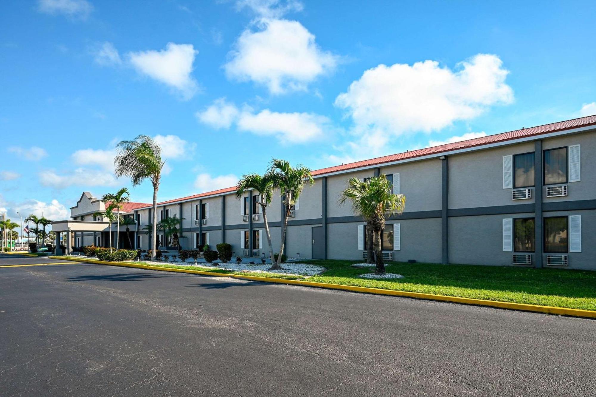 Quality Inn Fort Myers - Cape Coral Экстерьер фото
